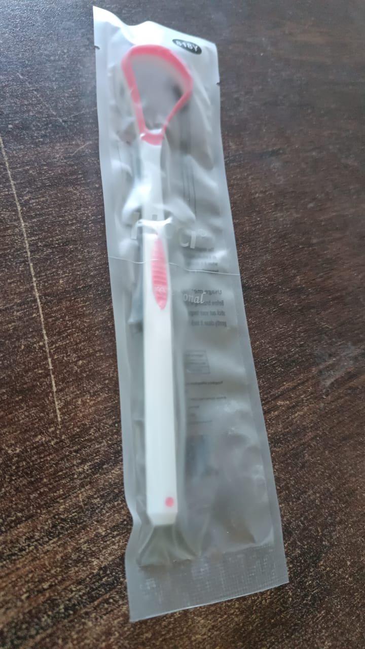 Tongue Cleaner and Scraper (1 Pc / Mix Color) Tongue Cleaner and Scraper (1 Pc / Mix Color)
